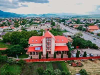 Pensiunea Octogon Piatra Neamt Exterior photo