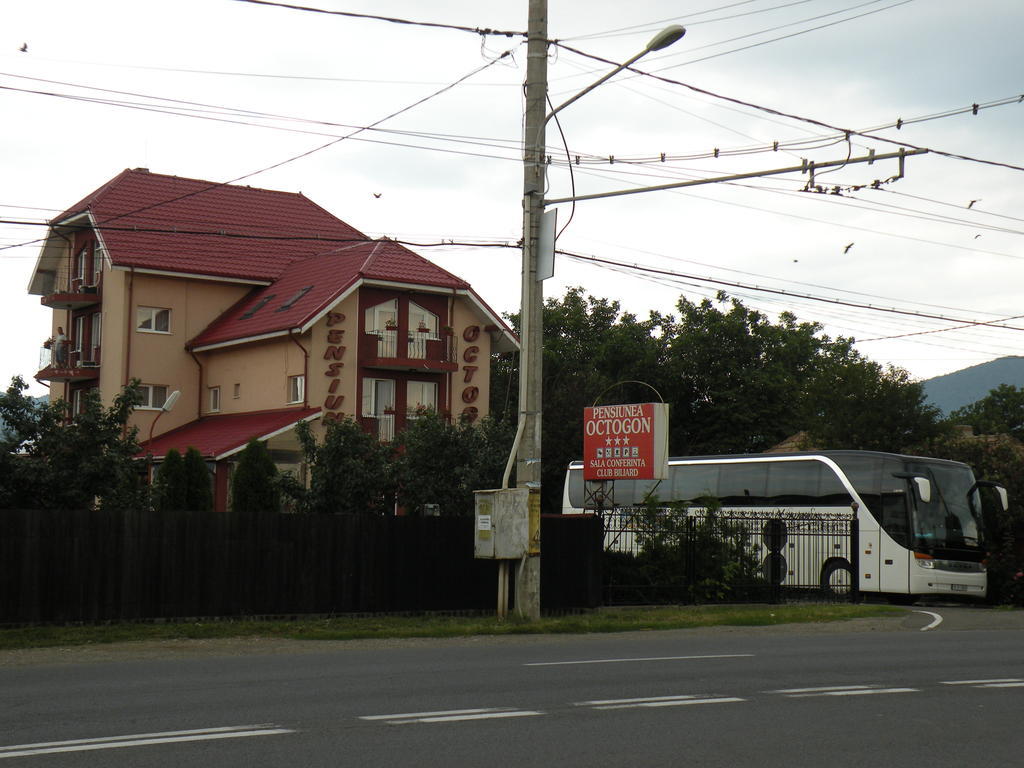 Pensiunea Octogon Piatra Neamt Exterior photo